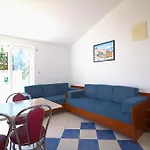 Apartment Mir Murter