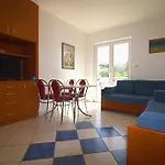Apartment Mir Murter