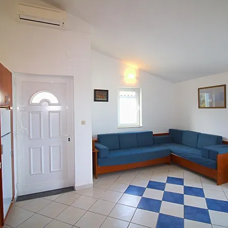 Mir Apartament Murter